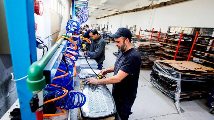 SEGÚN CIFRAS OFICIALES LOS SALARIOS CRECIERON 20,6% EN EL PRIMER CUATRIMESTRE Y PERDIERON ANTE LA INFLACIÓN