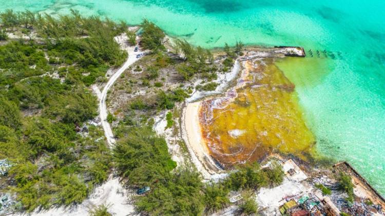 SIGNIFICATIVO DERRAME DE PETRÓLEO EN BAHAMAS