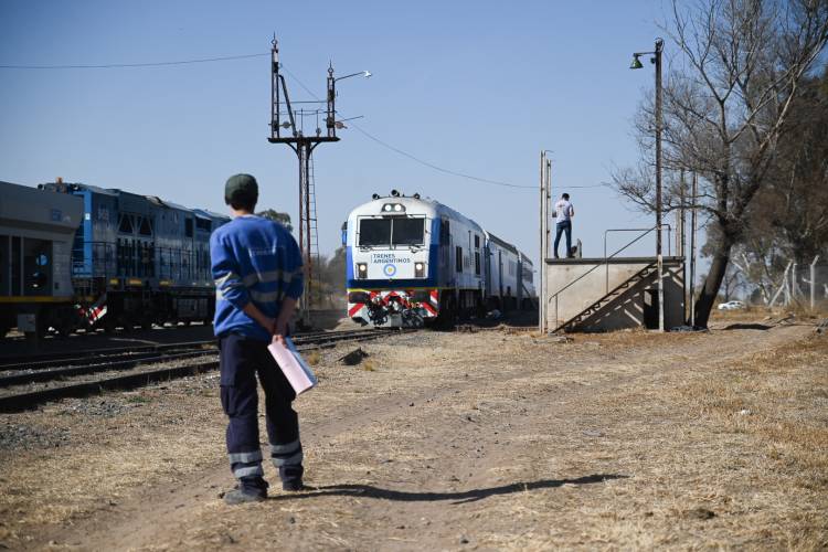 REGRESO DEL TREN DE PASAJEROS A SAN LUIS: LLEGÓ A LA PROVINCIA EL PRIMER SERVICIO REGULAR RETIRO-JUSTO DARACT