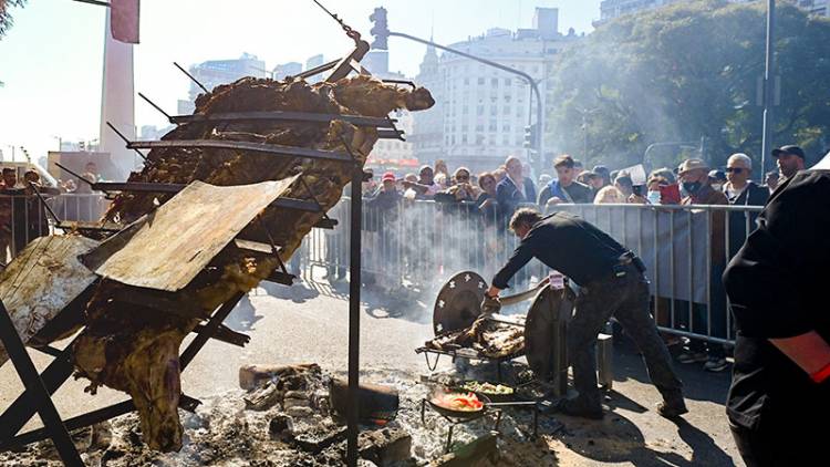 CUARTO CAMPEONATO FEDERAL DEL ASADO: POR PRIMERA VEZ GANÓ UNA MUJER Y ES UNA PUNTANA DE 39 AÑOS
