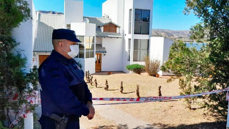 VIOLENTO ROBO EN UNA LOCALIDAD CORDOBESA: JUBILADA SALIÓ EN DEFENSA DE SU MARIDO Y MATÓ A UN DELINCUENTE