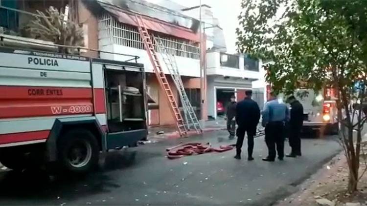 EN CORRIENTES, MADRE E HIJA MURIERON CUANDO INTENTABAN HUIR DEL HUMO AL INCENDIARSE SU VIVIENDA