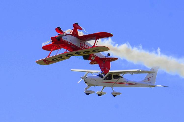 FESTIVAL AÉREO EN SAN LUIS: EL CIELO DEL VALLE DEL CONLARA BRILLARÁ CON LOS VUELOS ACROBÁTICOS