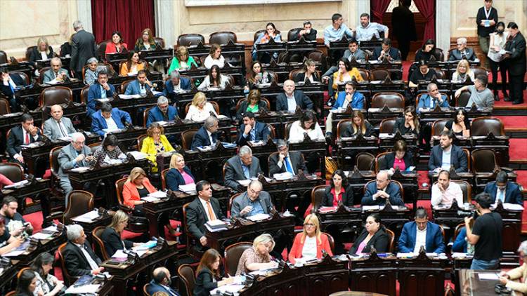 EN SESIÓN CON FINAL ABIERTO, DIPUTADOS DEBATE EL PRESUPUESTO 2023: BUSCAN QUE LOS JUECES PAGUEN GANANCIAS