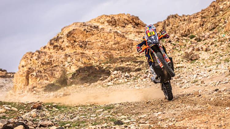 DAKAR 2023: TRAS DISPUTARSE LA ETAPA 2, KEVIN BENAVIDES SE MANTIENE ENTRE LOS CINCO MEJORES EN MOTOS