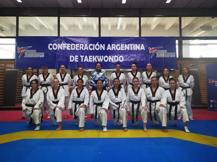 TAEKWONDO: SE REALIZÓ UN CAMPUS EVALUATIVO FEMENINO DE KYORUGUI EN EL CeNARD 