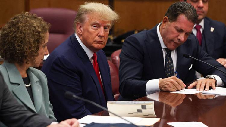 TRUMP, PRIMER PRESIDENTE DE EE.UU ACUSADO Y SE DECLARA NO CULPABLE DE 34 CARGOS: “NO IMPORTA QUIÉN SEAS”, DICE FISCAL