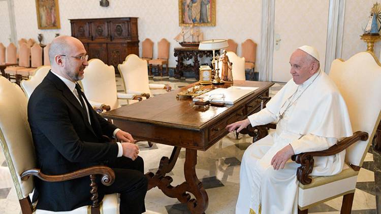 DURANTE UNA REUNIÓN, ESTE JUEVES EL PAPA RECIBIÓ A PREMIER UCRANIANO PARA HABLAR DE “CONSOLIDACIÓN DE LA PAZ”