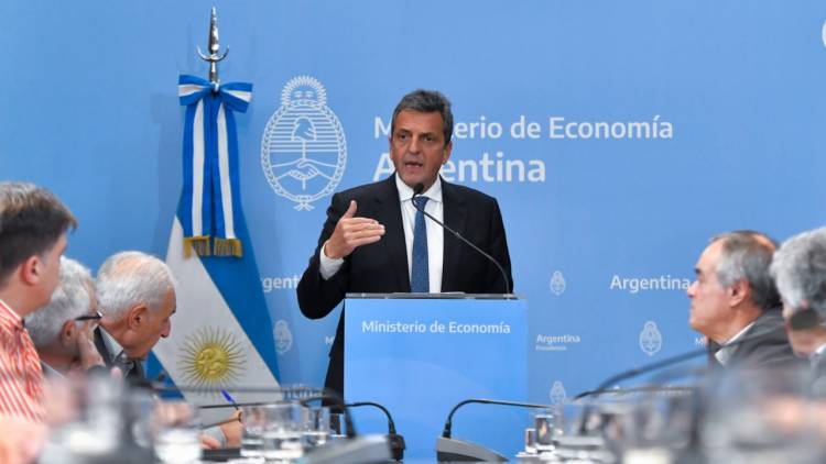 LA ARGENTINA ALCANZÓ UN ACUERDO TÉCNICO CON EL FONDO Y RECIBIRÁ US$ 7.500 MILLONES 