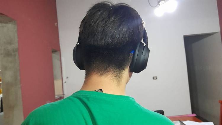 QUÉ PASA CON LOS AURICULARES: POR QUÉ HAY CADA VEZ MÁS JÓVENES CON PÉRDIDA DE AUDICIÓN Y CÓMO EVITARLA