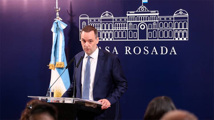 CONFERENCIA DE PRENSA DE ADORNI: “CAPUTO DARÁ MAÑANA LAS PRECISIONES DE LAS PRIMERAS MEDIDAS ECONÓMICAS”