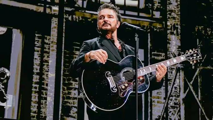 RICARDO ARJONA ANUNCIÓ SU RETIRO DE LOS ESCENARIOS POR PROBLEMAS DE SALUD
