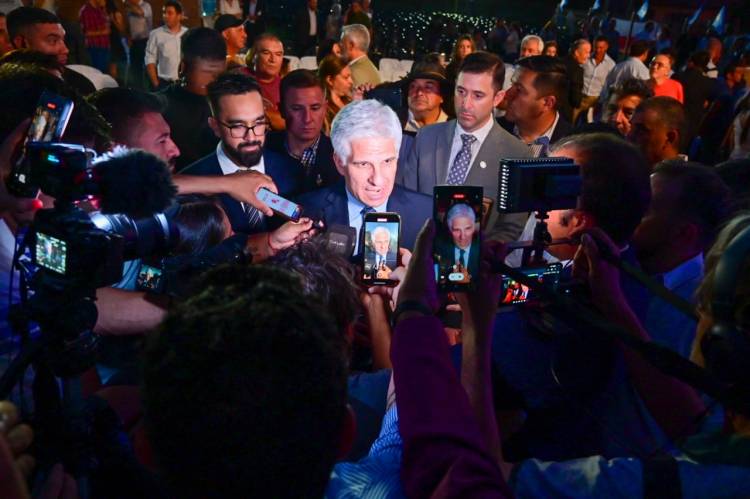 EL GOBERNADOR CLAUDIO POGGI ANUNCIÓ LA CONFORMACIÓN DE LA UNIDAD REGIONAL N°6 EN VILLA DE MERLO