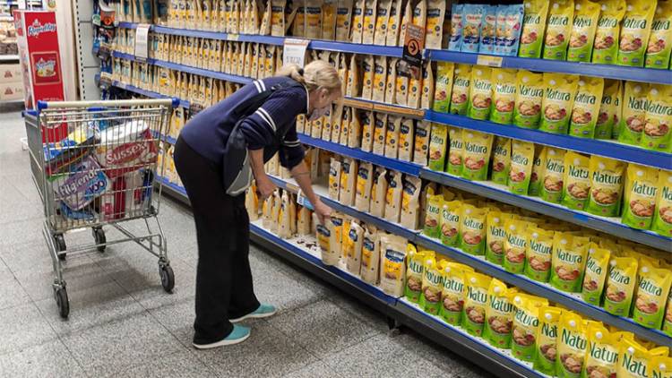 A RAÍZ DE LOS AUMENTOS EL GOBIERNO EVALÚA IMPLEMENTAR UNA NUEVA CANASTA ECONÓMICA CON 20 PRODUCTOS