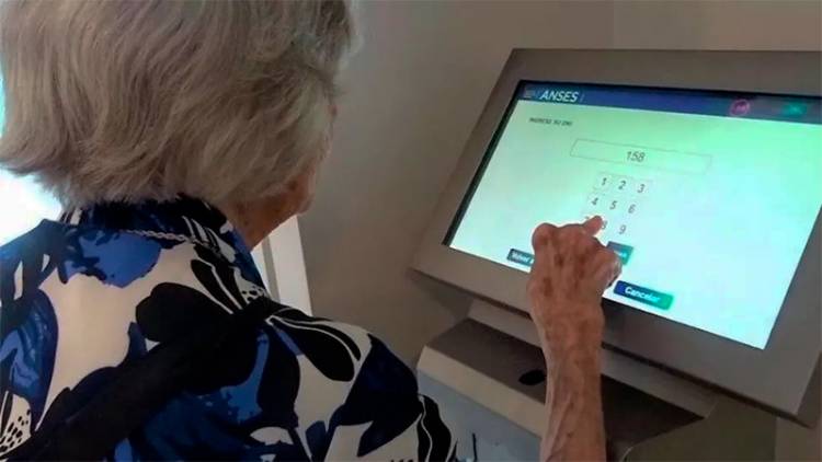 PROYECTO DE LEY ÓMNIBUS, ADIÓS A LA FÓRMULA DE MOVILIDAD: CÓMO SE FIJARÍAN LOS AUMENTOS PARA JUBILADOS