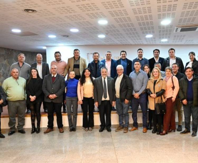 SAN LUIS: EL GOBIERNO Y 25 MUNICIPIOS INVERTIRÁN MÁS DE MIL MILLONES PARA REACTIVAR LA OBRA PÚBLICA