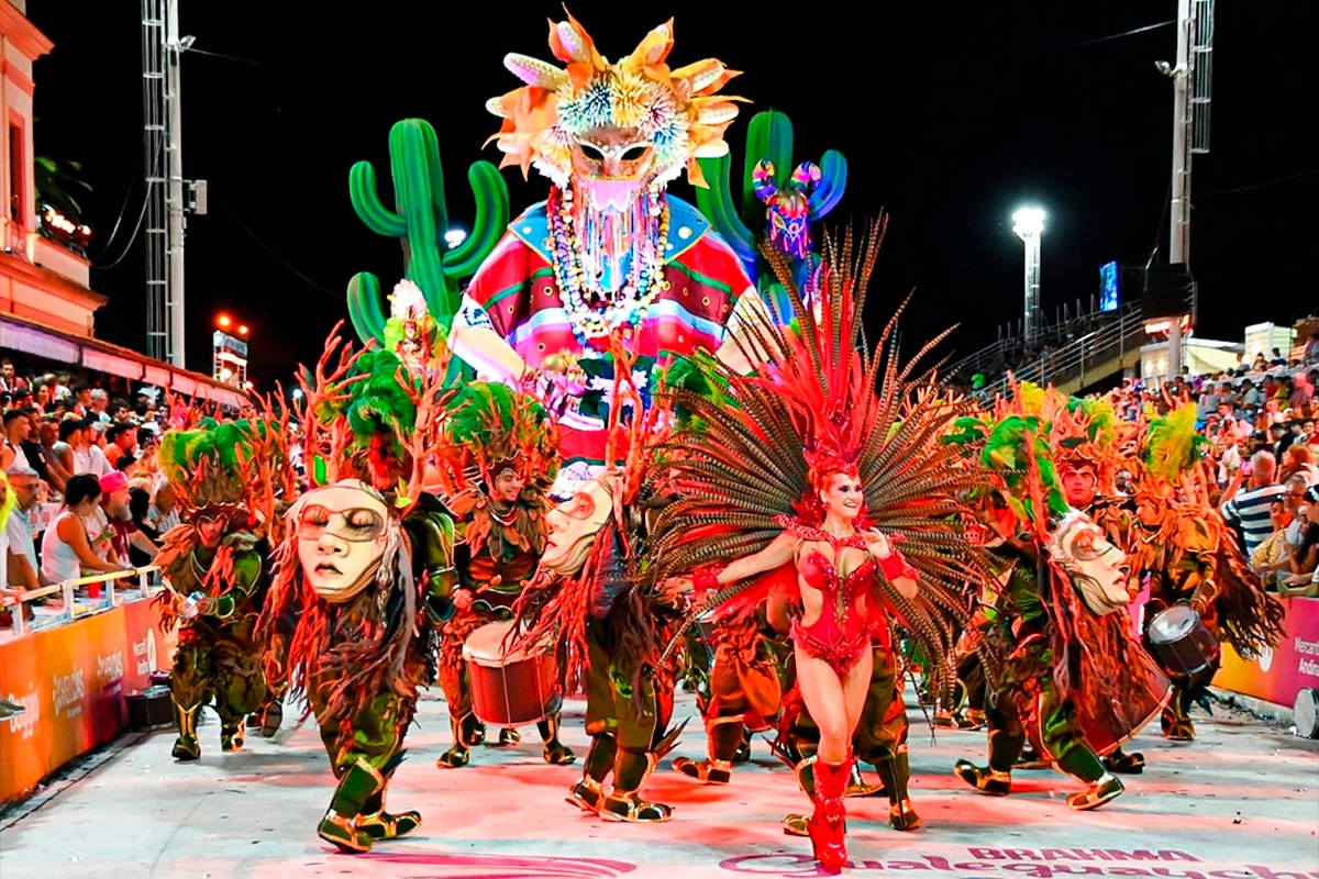 EL CARNAVAL DE GUALEGUAYCHÚ CERRÓ ENERO CON 20 MIL PERSONAS EN EL CORSÓDROMO