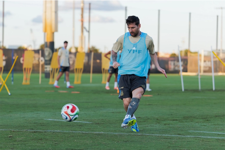 ARGENTINA CIERRA LA GIRA AMISTOSA ANTE PUERTO RICO EN MIAMI