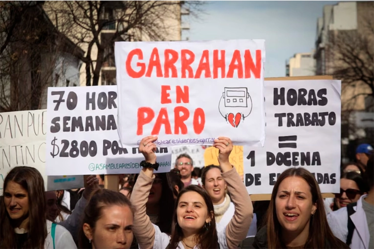 TRABAJADORES DEL GARRAHAN MARCHARÁN A OLIVOS PARA EXIGIR LEYES SANITARIAS