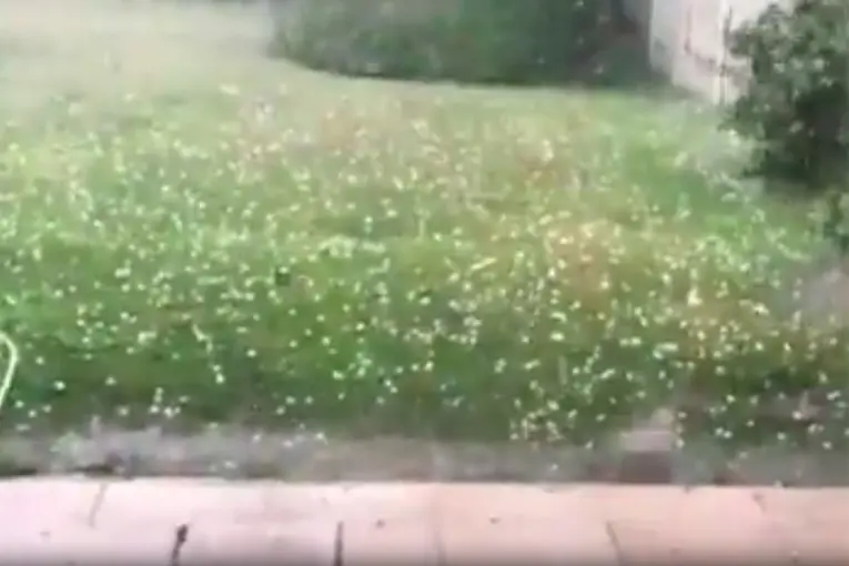 INTENSO TEMPORAL EN EL SUR DE CÓRDOBA: FUERTES LLUVIAS Y GRANIZO DE GRAN TAMAÑO