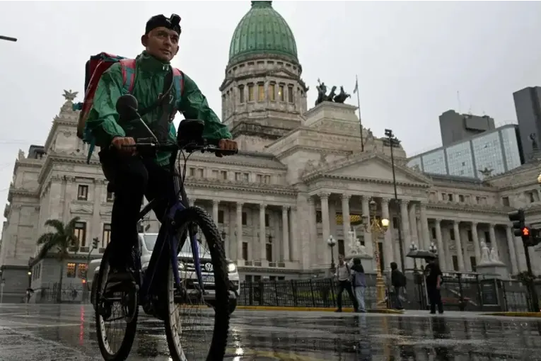REFORMA LABORAL: EL GOBIERNO BUSCA REDUCIR EL TRABAJO INFORMAL