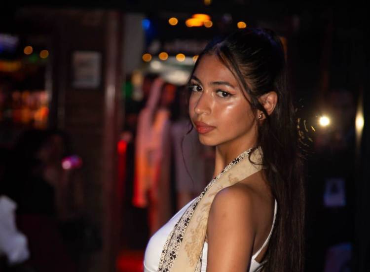 MIA GÓMEZ: ELEGANCIA NATURAL Y PROYECCIÓN EN EL NUEVO MODELAJE ARGENTINO