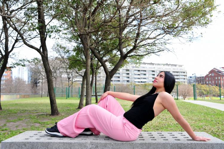 MAIRA GARAY: LA JOVEN PROMESA DEL MODELAJE ARGENTINO QUE EMPIEZA A BRILLAR