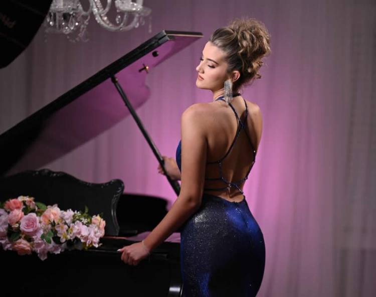 SOFÍA CARUSO: LA NUEVA PROMESA QUE DESLUMBRA EN LAS PASARELAS ARGENTINAS