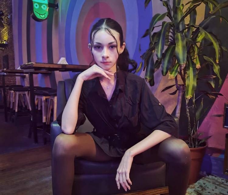 NAIARA MENA: LA JOVEN PROMESA QUE REVOLUCIONA LAS PASARELAS DE ROSARIO