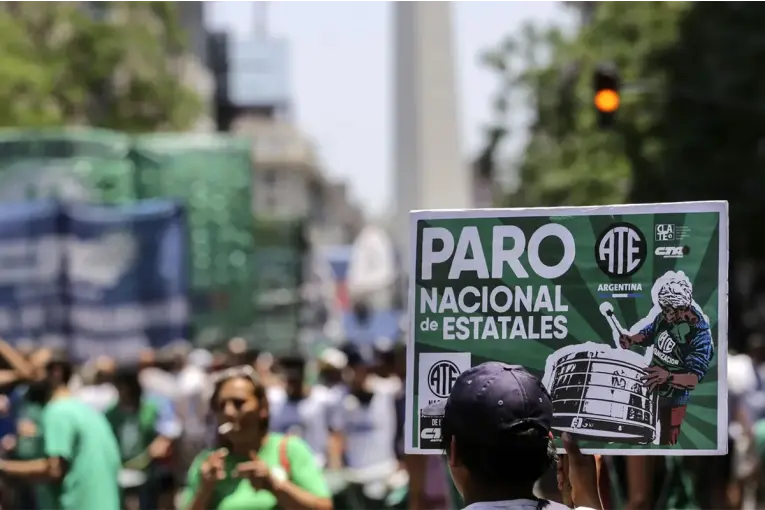 ATE REALIZA UN PARO NACIONAL Y MARCHA AL CONGRESO CONTRA LA REFORMA LABORAL