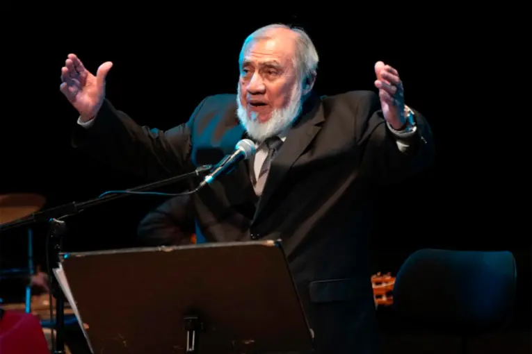 ZAMBA QUIPILDOR SE DESPIDIÓ DE LOS ESCENARIOS CON UN EMOTIVO CONCIERTO EN EL PALACIO LIBERTAD