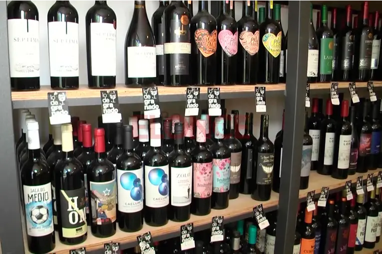 EL CONSUMO DE VINO CAYÓ A SU NIVEL MÁS BAJO Y PROFUNDIZÓ LA CRISIS VITIVINÍCOLA