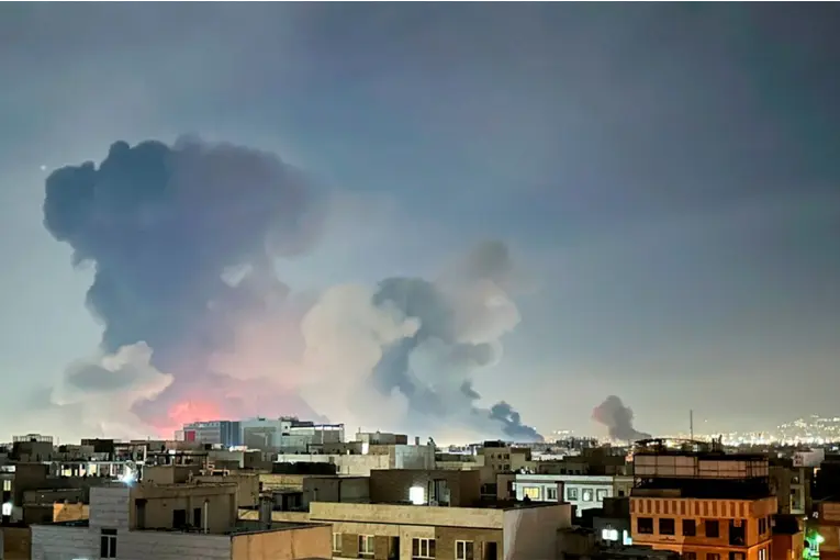 EE.UU. anticipa una fuerte respuesta contra Irán en plena guerra en Medio Oriente