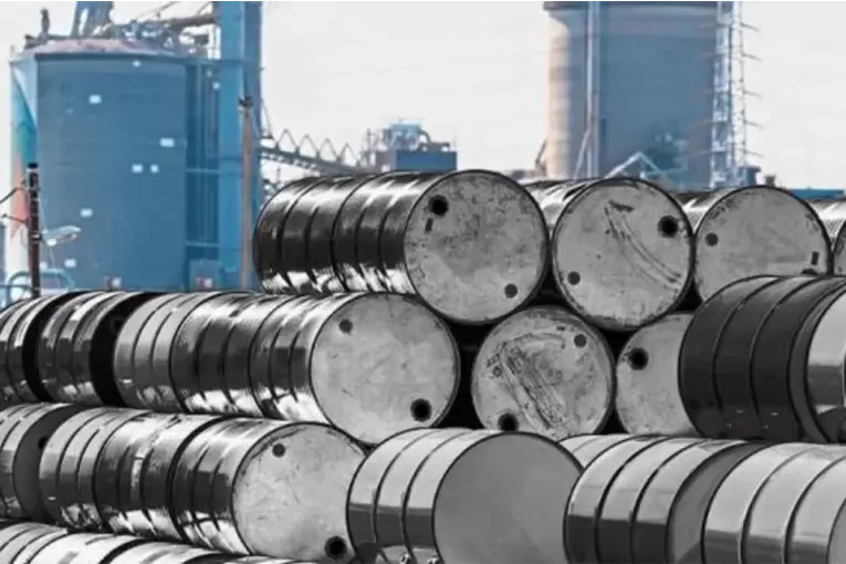 EE.UU. suspendió temporalmente las sanciones al petróleo iraní hasta agosto de 2026