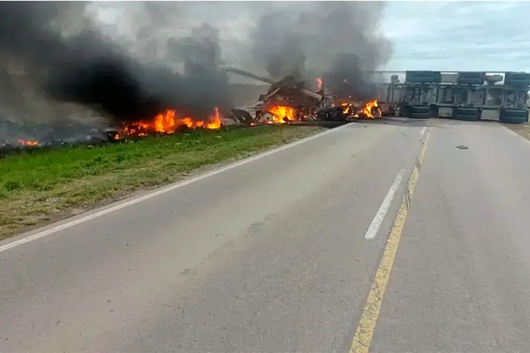 Tragedia en La Pampa: dos camioneros murieron en un choque frontal